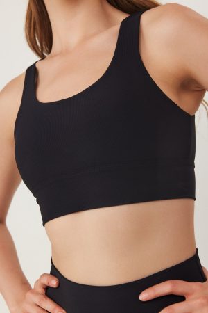 BLACK RIBBED SPORT TOP