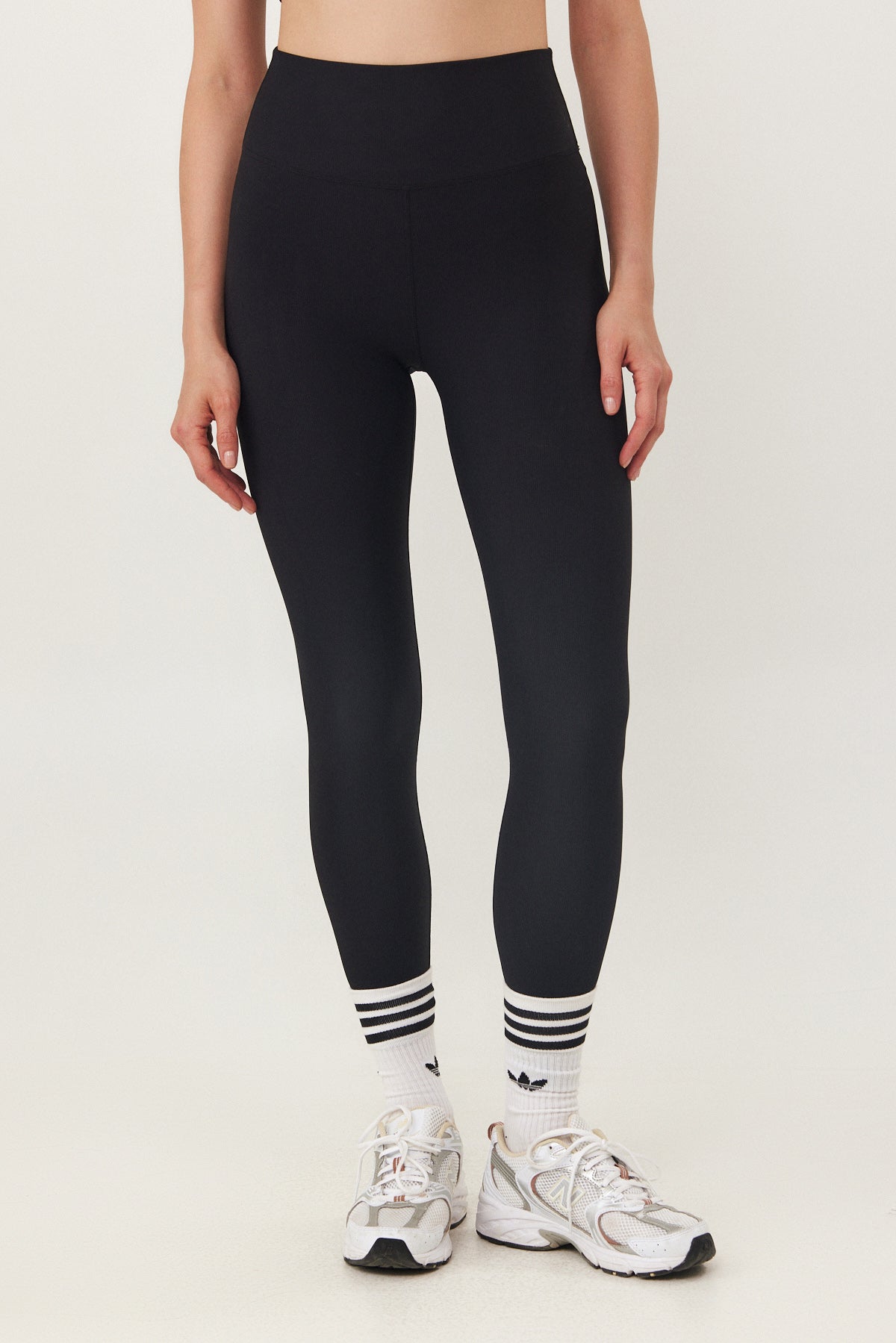 BLACK HIGH WAIST LEGGINGS - Image 2